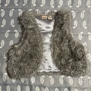 Mudd Girls Gray Faux Fur Vest